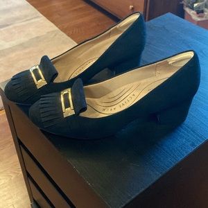 Sued black kitten heels